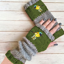 Load image into Gallery viewer, Patchwork Embroidered Warm Gloves