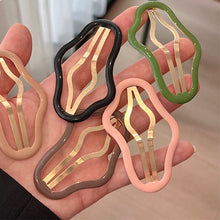 Load image into Gallery viewer, Cloud-shaped Hollow Bang Clip