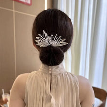 Load image into Gallery viewer, Elegant Hair Clip