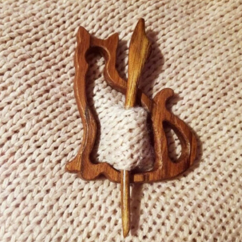 🔥Brooch pin with wooden animal pattern
