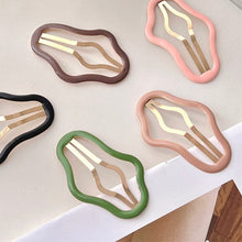 Load image into Gallery viewer, Cloud-shaped Hollow Bang Clip