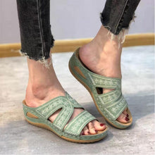 Load image into Gallery viewer, Premium Thick Platform Large Size Slipper Sandals