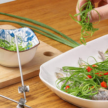 Load image into Gallery viewer, Plum Blossom Onion Cutter