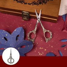 Load image into Gallery viewer, Vintage 5-Piece Set of Pointed Scissors