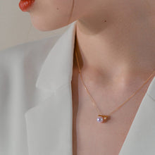 Load image into Gallery viewer, Pearl Pendant Necklace