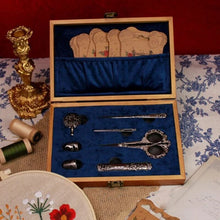 Load image into Gallery viewer, Vintage 5-Piece Set of Pointed Scissors