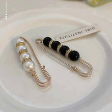 Load image into Gallery viewer, Waist Pearl Pin