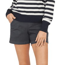 Load image into Gallery viewer, Women&#39;s Stretch Twill Shorts
