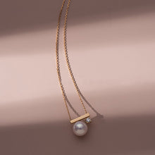 Load image into Gallery viewer, Pearl Pendant Necklace