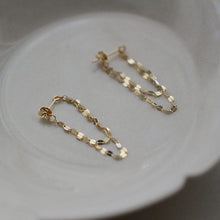 Load image into Gallery viewer, Sequins Chain Tassel Earrings
