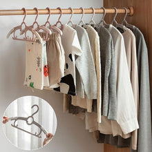 Load image into Gallery viewer, Retractable Hanger for children (10 PCs)