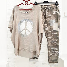 Load image into Gallery viewer, Women&#39;s Two-Piece Camouflage Suit