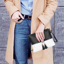 Load image into Gallery viewer, Medium Crossbody Bag with Tassel