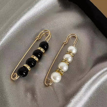 Load image into Gallery viewer, Waist Pearl Pin