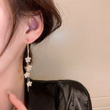 Load image into Gallery viewer, Flower Long Tassel Earrings