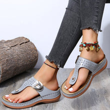 Load image into Gallery viewer, 2022 New Women&#39;s Metal Decor Feature Pattern Wedge Flip-Flops