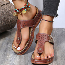 Load image into Gallery viewer, 2022 New Women&#39;s Metal Decor Feature Pattern Wedge Flip-Flops