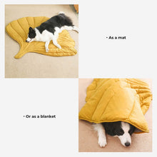 Load image into Gallery viewer, Leaf Shape Dog Blanket
